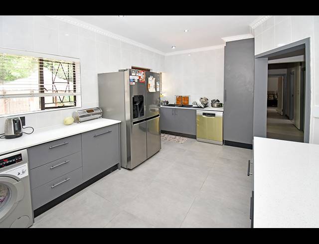 4 BEDROOM FREEHOLD FOR SALE IN HIGHWAY GARDENS